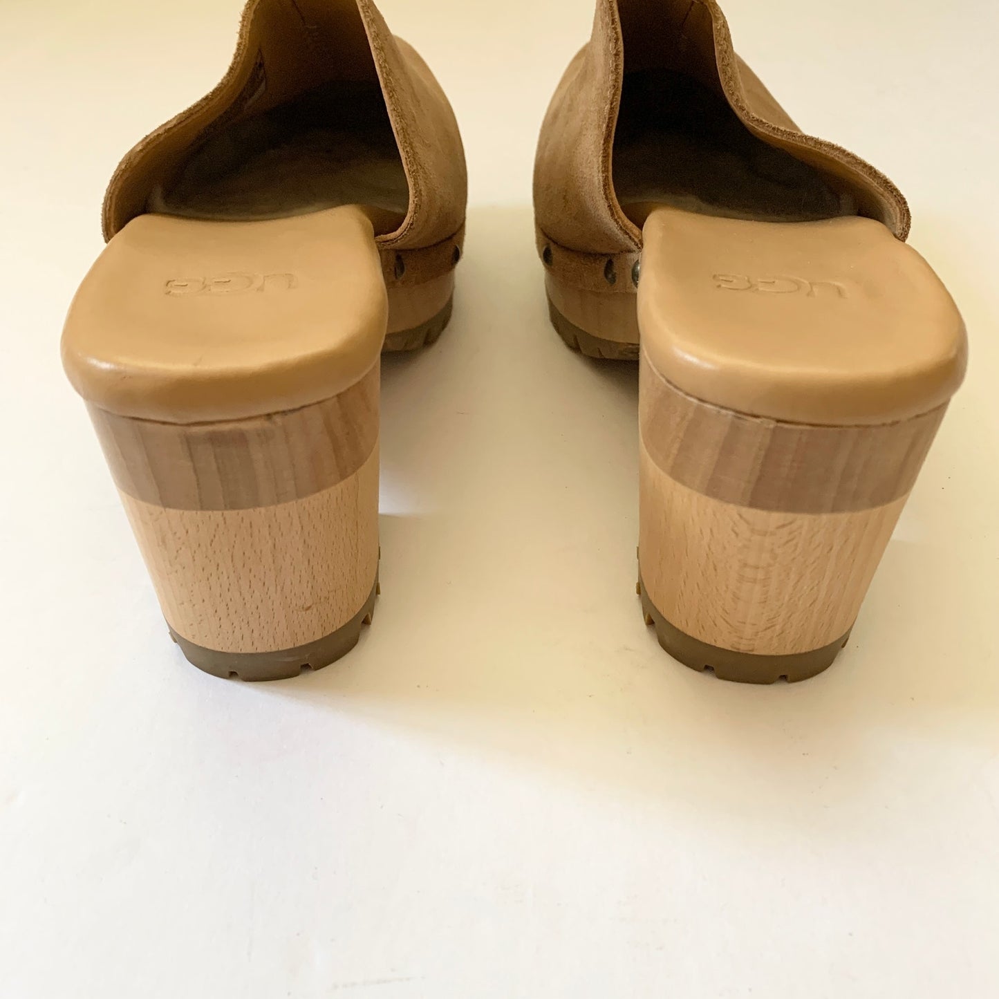 UGG Judi Suede Tan Clog Mule Wooden Slip On Heeled Shoes Size 7 194715659445
