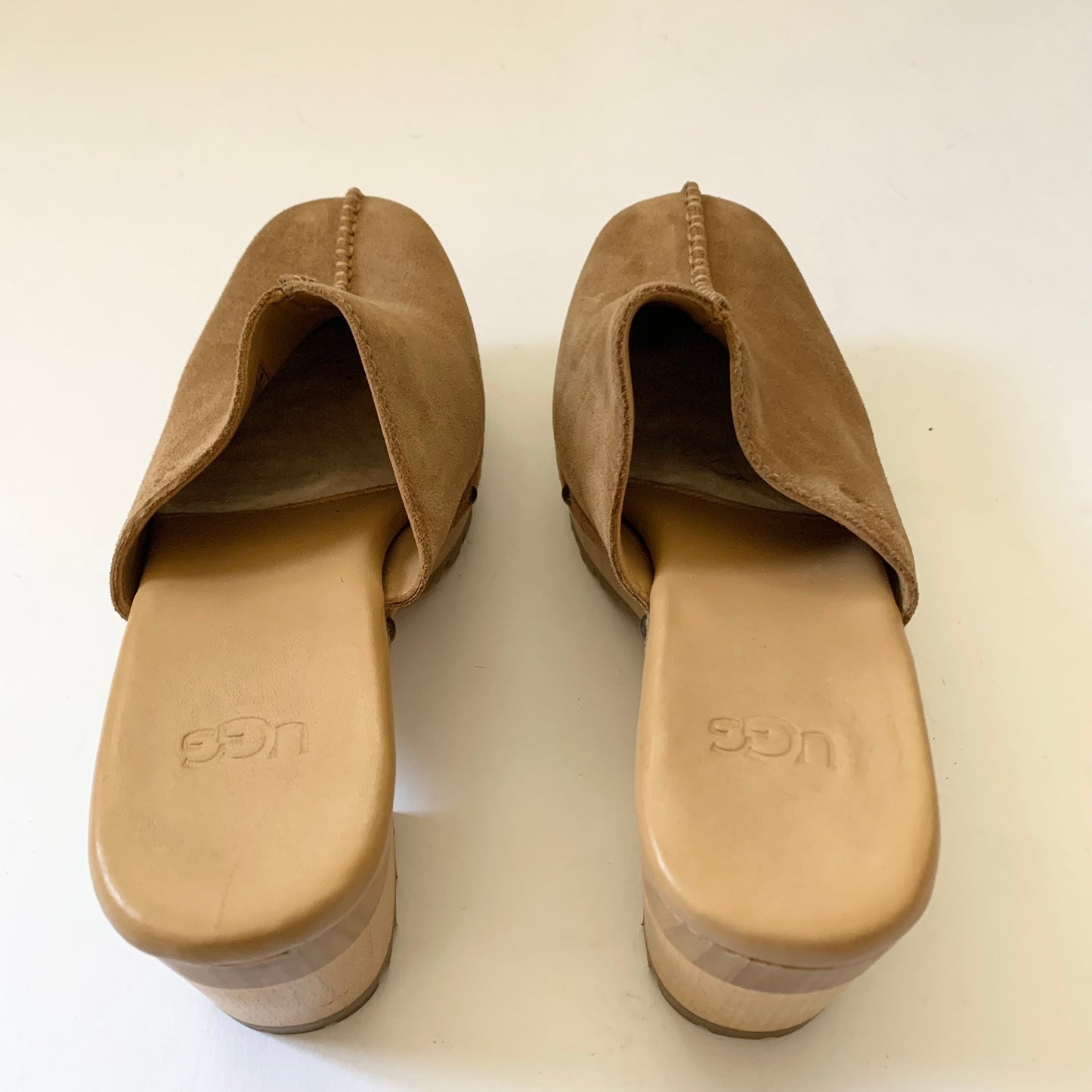 UGG Judi Suede Tan Clog Mule Wooden Slip On Heeled Shoes Size 7 194715659445