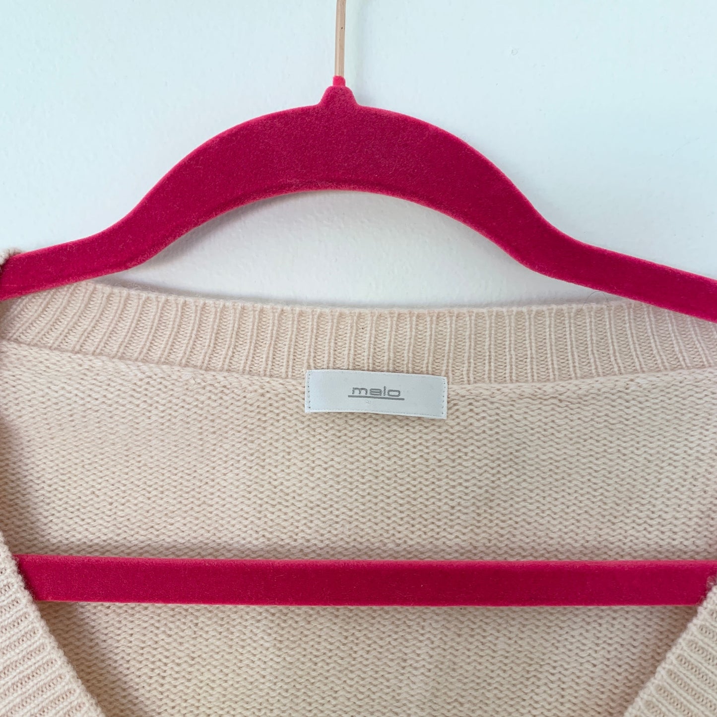 Malo Cashmere Cream Pullover Knit Italy V-Neck Sweater Shirt Size 44 Medium
