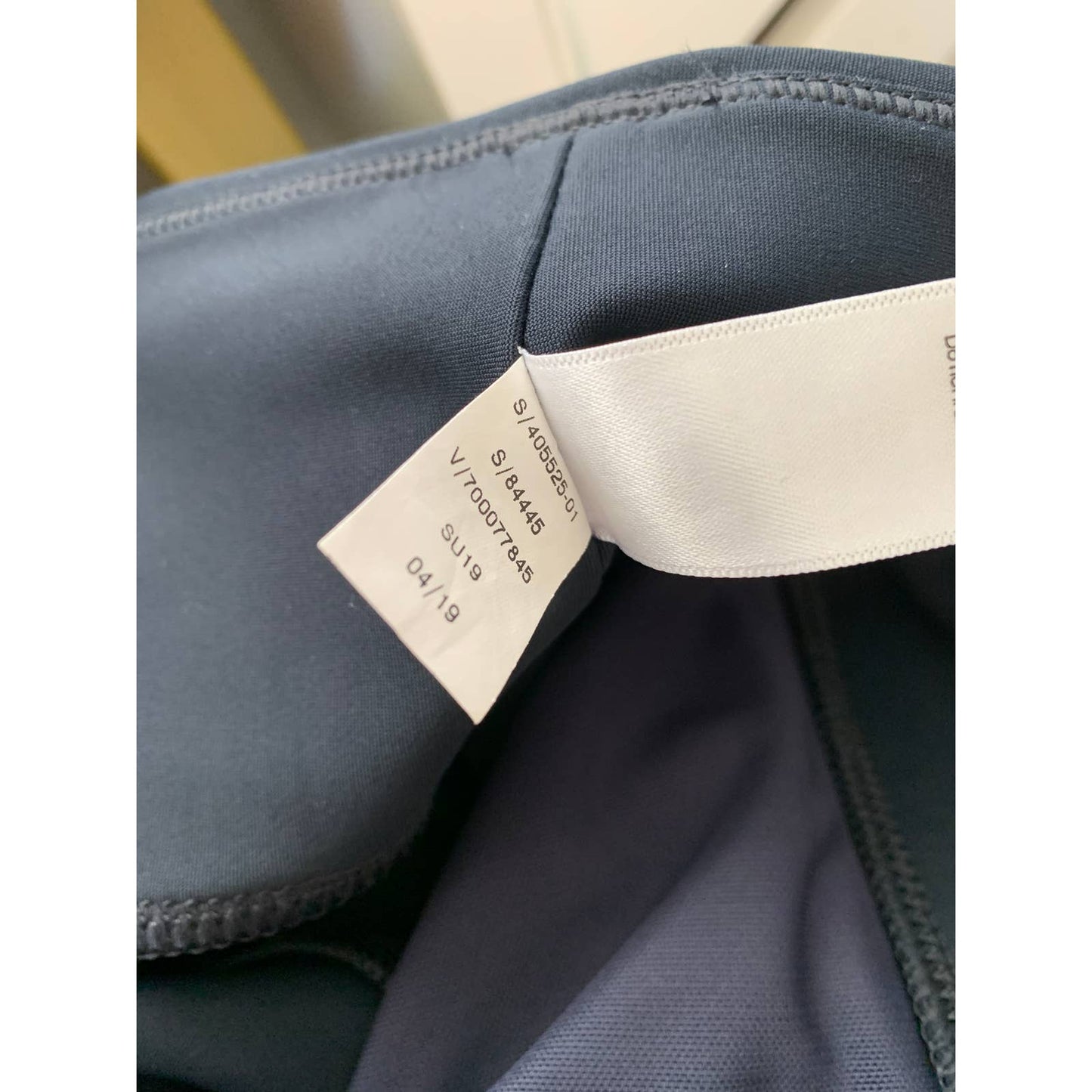 Athleta S/ 84445 Black Zipper Pocket Navy Crop Ankle Leggings Large Petite