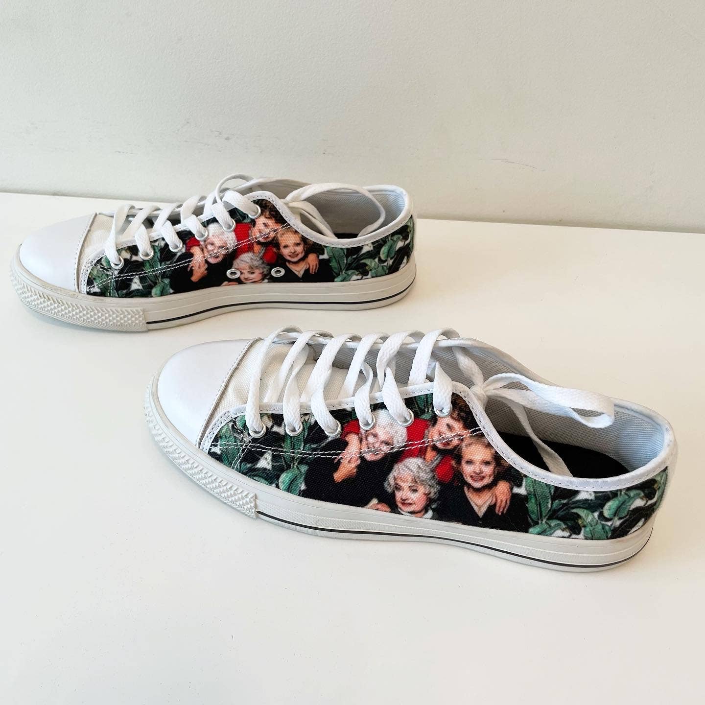 Golden shop girls converse