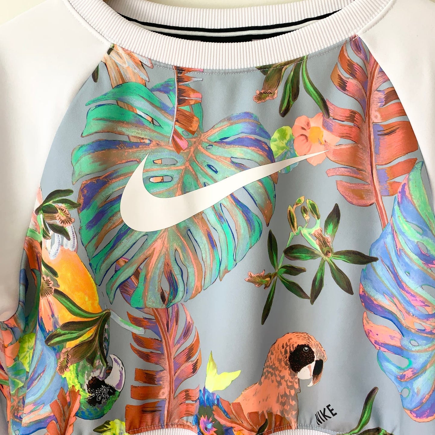 NIKE Buzo Hyper Femme Tropical Floral Cropped Sweatshirt Size Small White