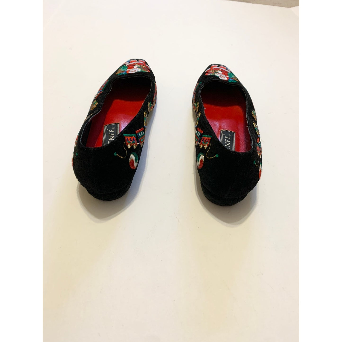 J. Renee Santa Embroidered Black Red Vintage Holiday Flats Size 8.5 Narrow