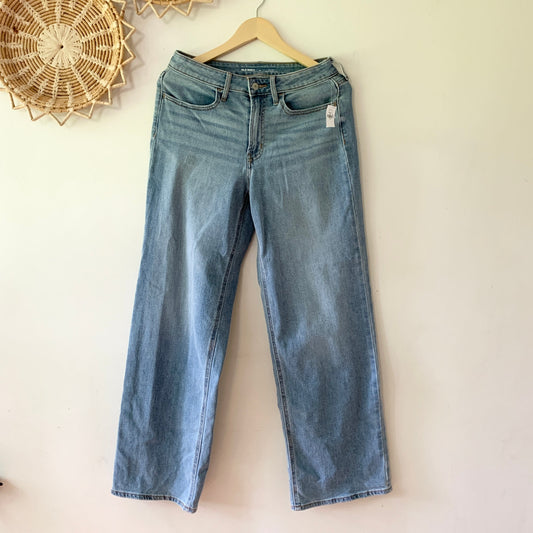 OLD NAVY High Rise Wow Wide Leg Light Wash Jeans 8