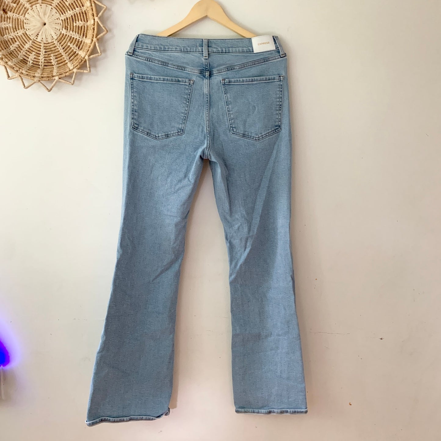 EXPRESS Mid Rise Light Wash 70s Flare Jeans 10 Regular