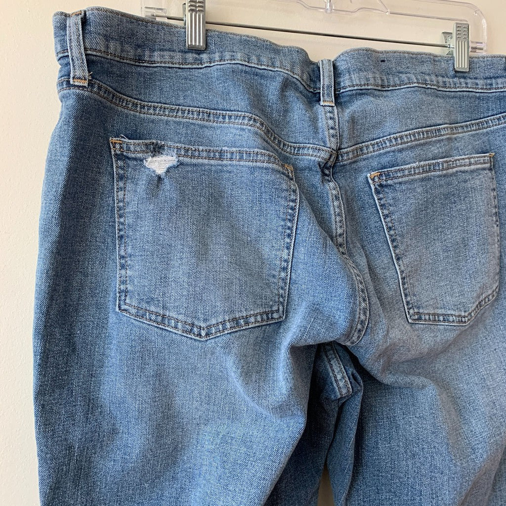 Gap Mid Rise Straight Leg Light Wash Jeans Size 16 Regular Plus