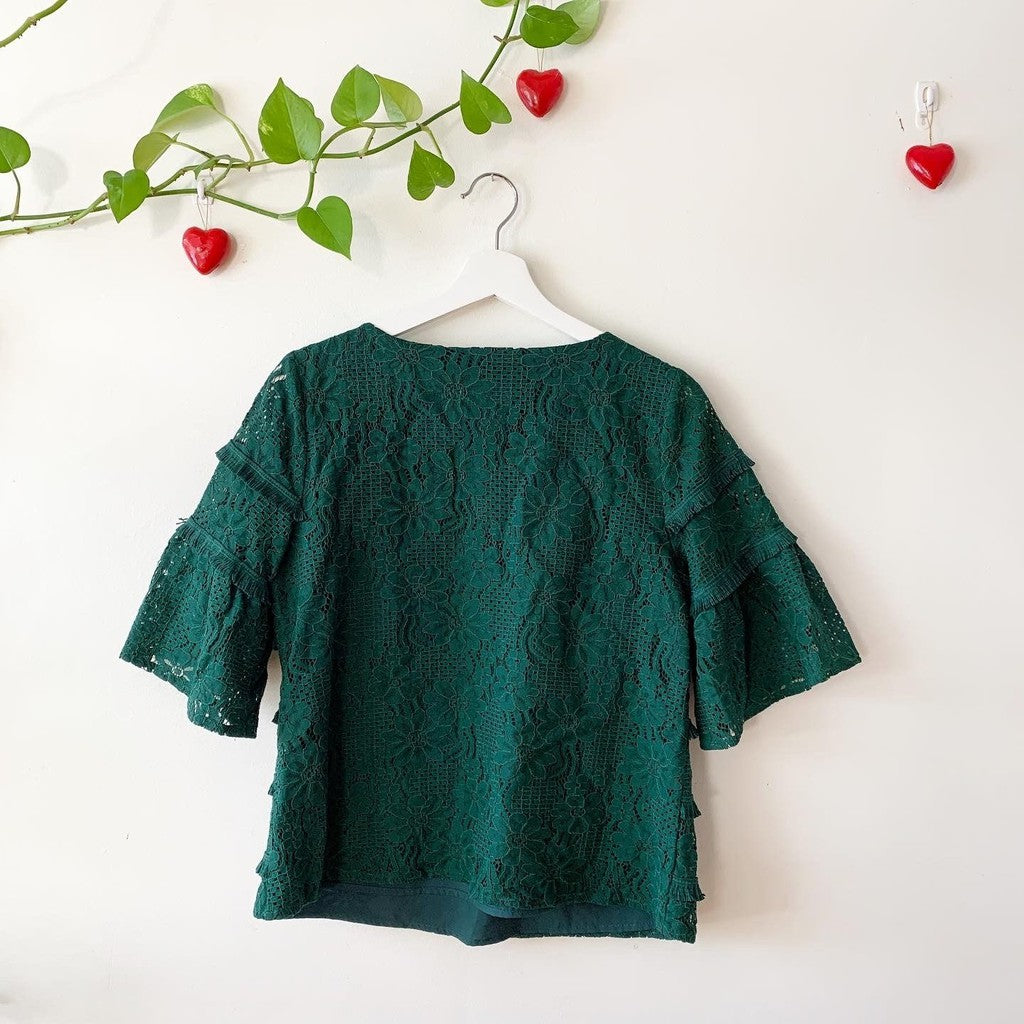 Skies are Blue Green Audrie Allover Lace Bell Sleeve  Blouse Size Medium Petites