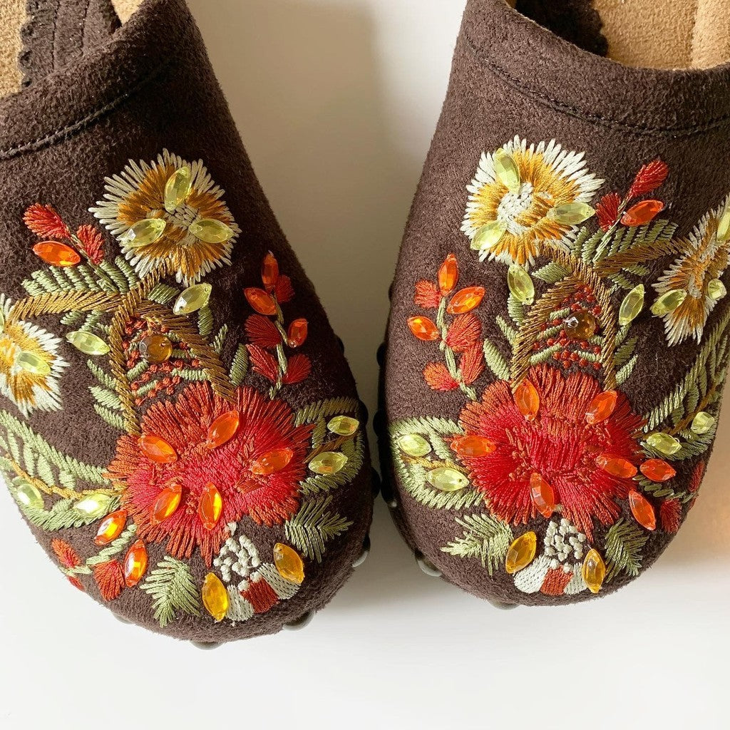 Mudd Panther Embroidered Floral Mule Clog
