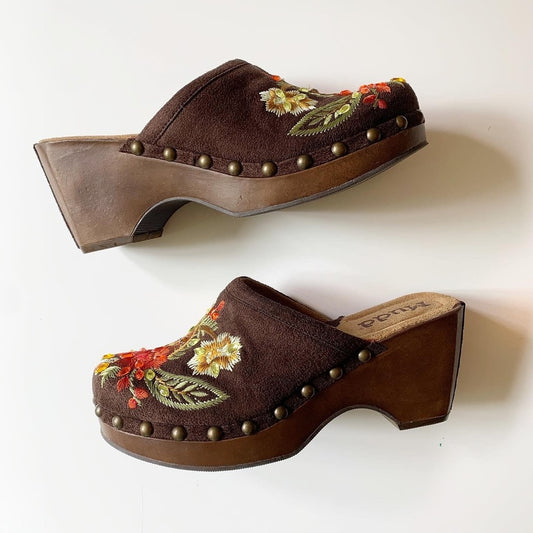 Mudd Panther Embroidered Floral Mule Clog