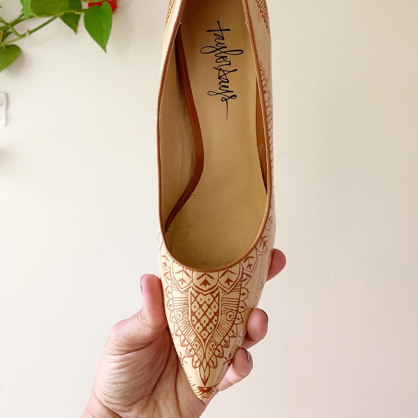 Taylor Says Henna Print Tan Pump Heels, Size 8.5