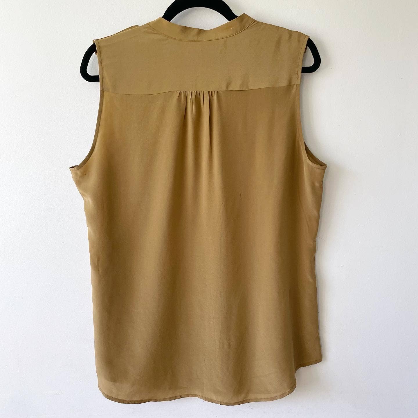 Banana Republic Gold Tan Silk Sleeveless Button Down Shirt Blouse